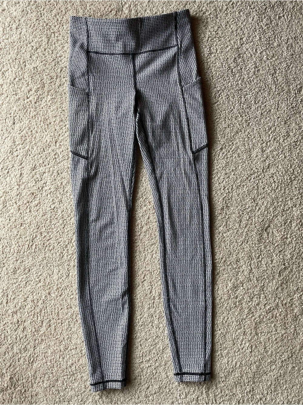 Lululemon Women's Leggings Houndstooth Black White Pockets Size 4 Pockets Yoga